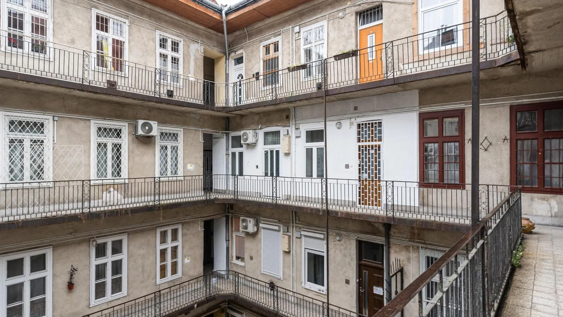R7 Home Apartment Budapest